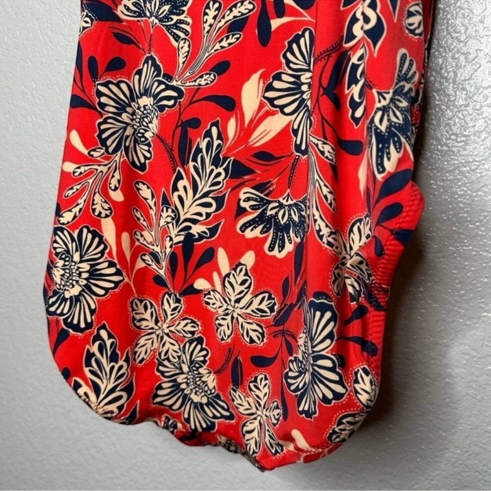 Garnet Hill Women's Ruched Crossover One-Piece Swimsuit
Red Tan Floral size 12 - Picture 5 of 13